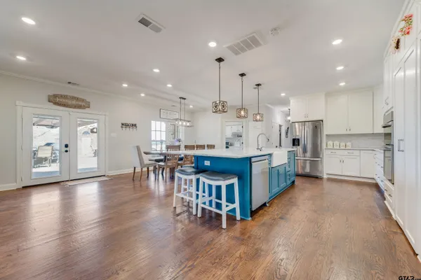 $789,000 | 669 Van Zandt County Road 2316, Canton, TX 75103