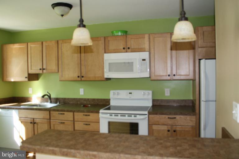 8565 Morven Road Parkville, MD 21234 - Photo 8 of 20 Kitchen