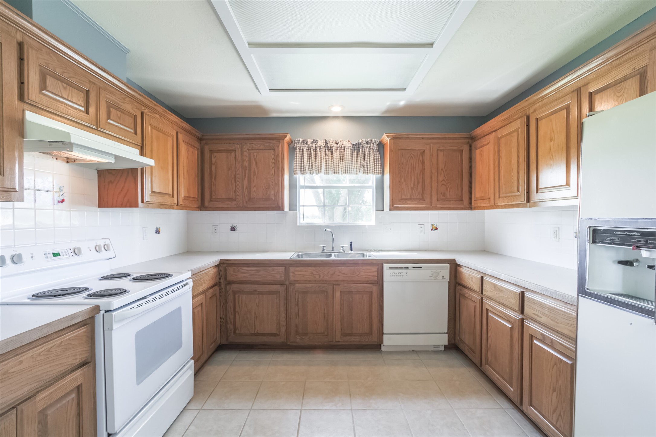 4903 Bowser Road Fulshear, TX 77441 - Photo 41 of 50 Guest house kitchen