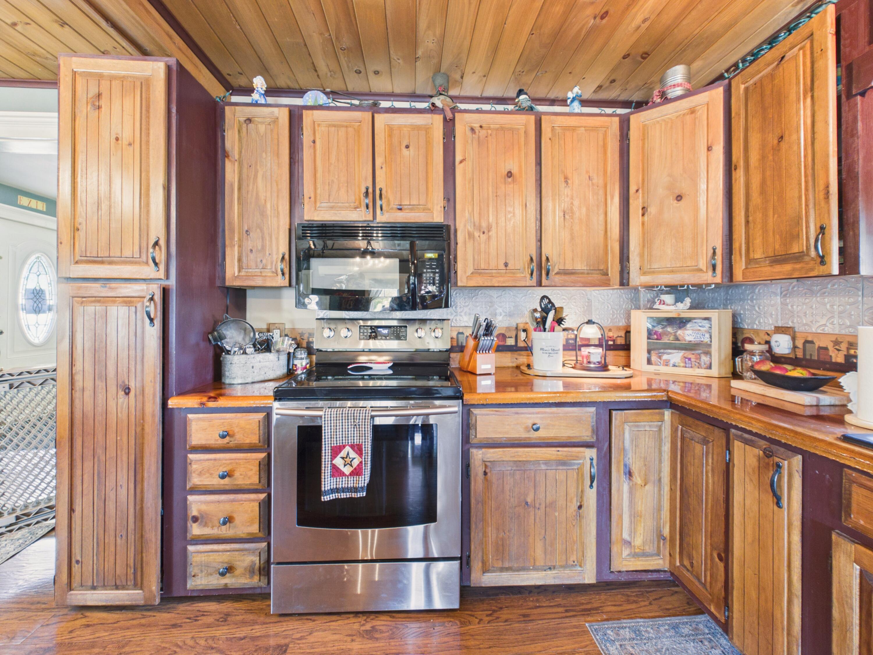 28 Silver Street Mars Hill, ME 04758 - Photo 10 of 36 Kitchen