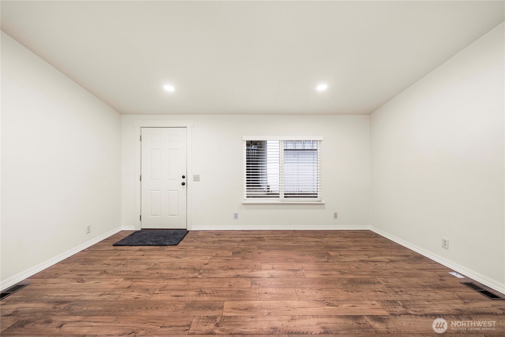 9314 Canyon Road East, Unit 40 Puyallup, WA 98371 - Photo 7 of 33