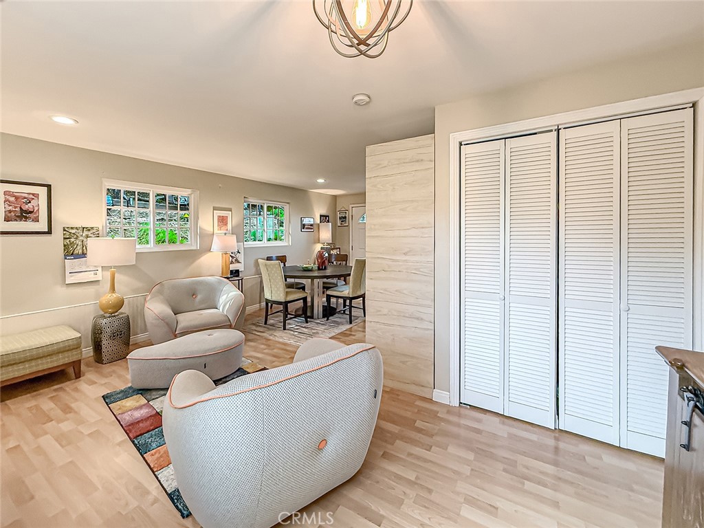 1059 Alta Vista Road Simi Valley, CA 93063 - Photo 5 of 37 Gallery Image 5