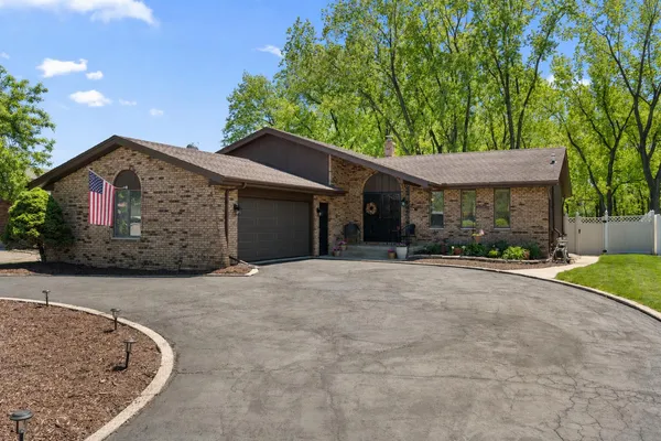 $450,000 | 1148 Tamarack Place, Munster, IN 46321