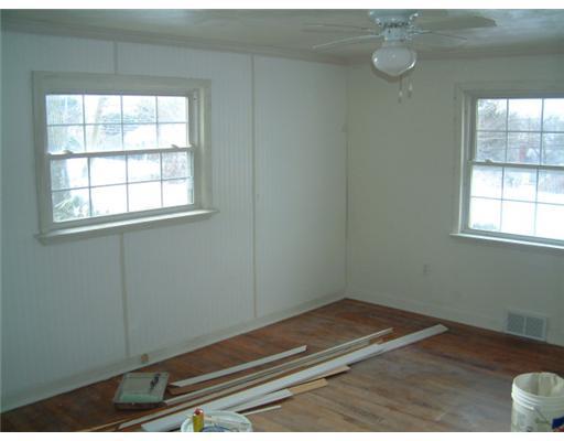 11 Tidball Road McKees Rocks, PA 15136 - Photo 8 of 12 Master Bedroom.