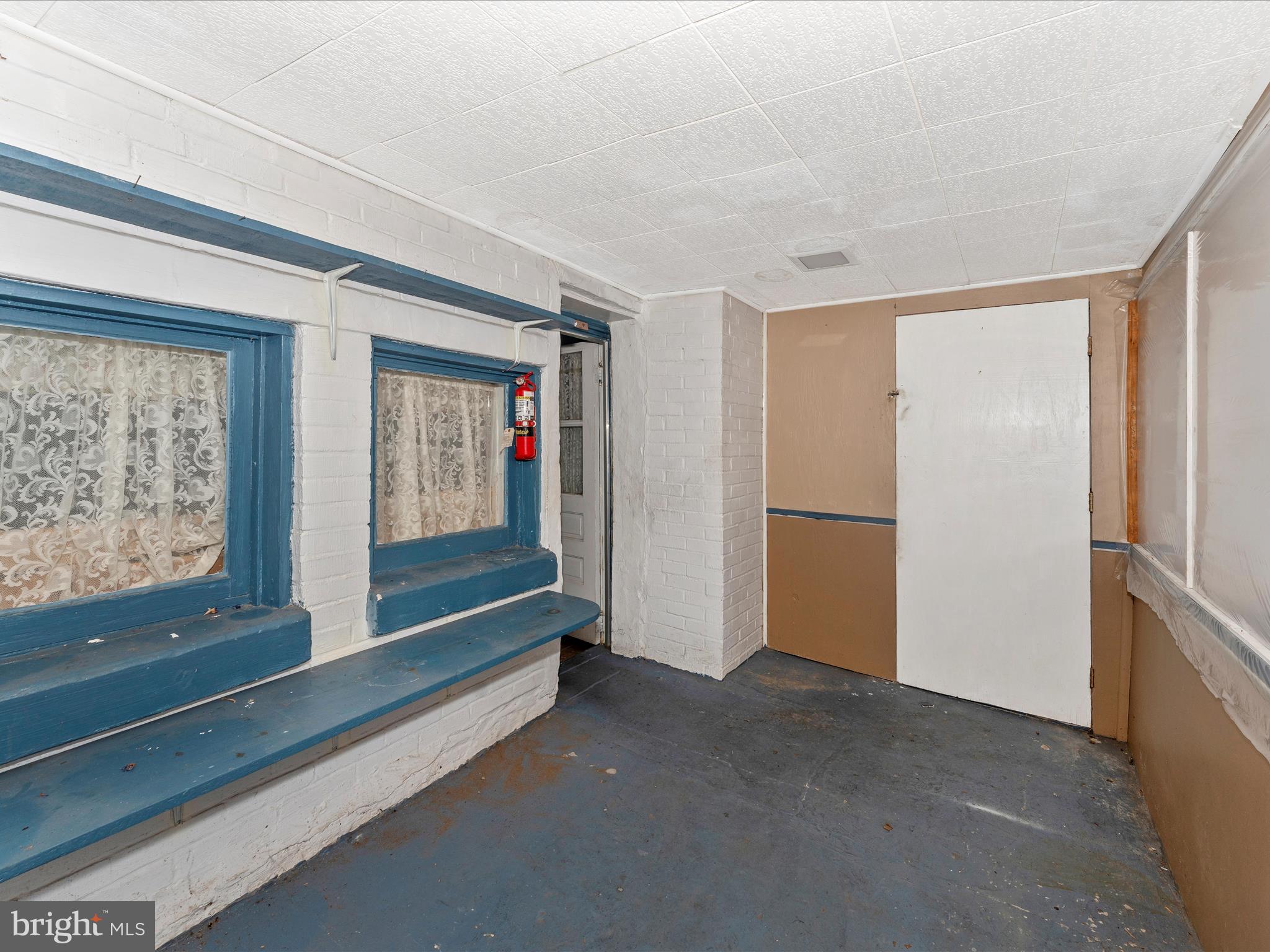 5808 Tick Ridge Road Waynesboro, PA 17268 - Photo 5 of 47 Foyer/Mud Room
