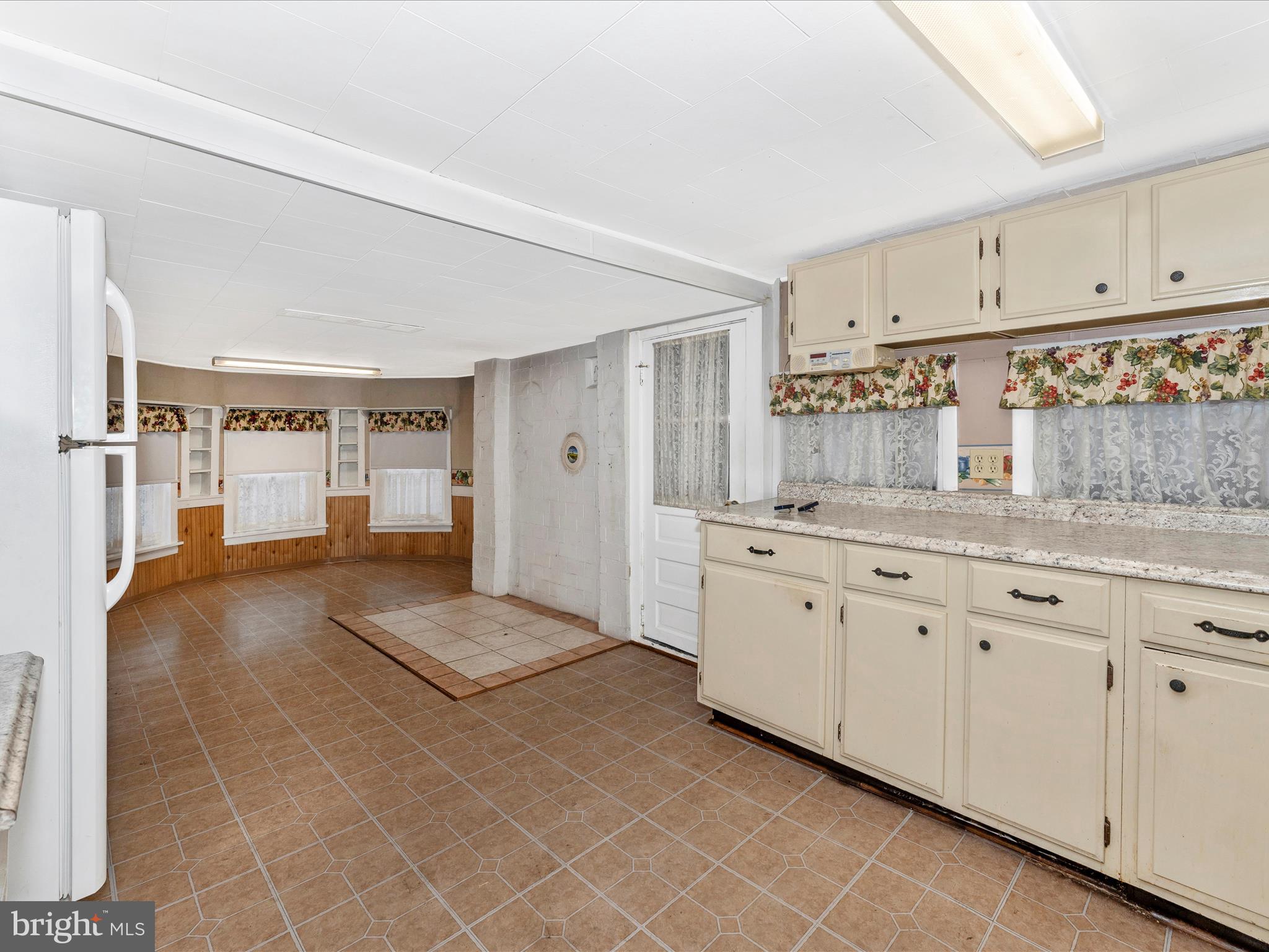 5808 Tick Ridge Road Waynesboro, PA 17268 - Photo 9 of 47 Kitchen
