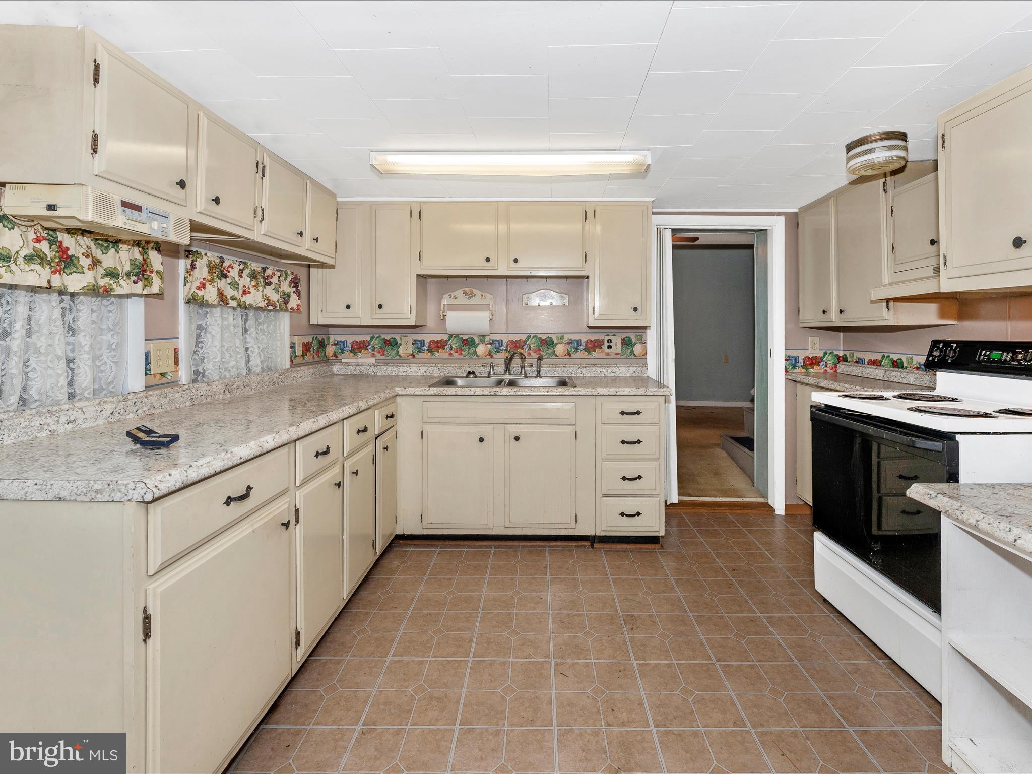5808 Tick Ridge Road Waynesboro, PA 17268 - Photo 10 of 47 Kitchen
