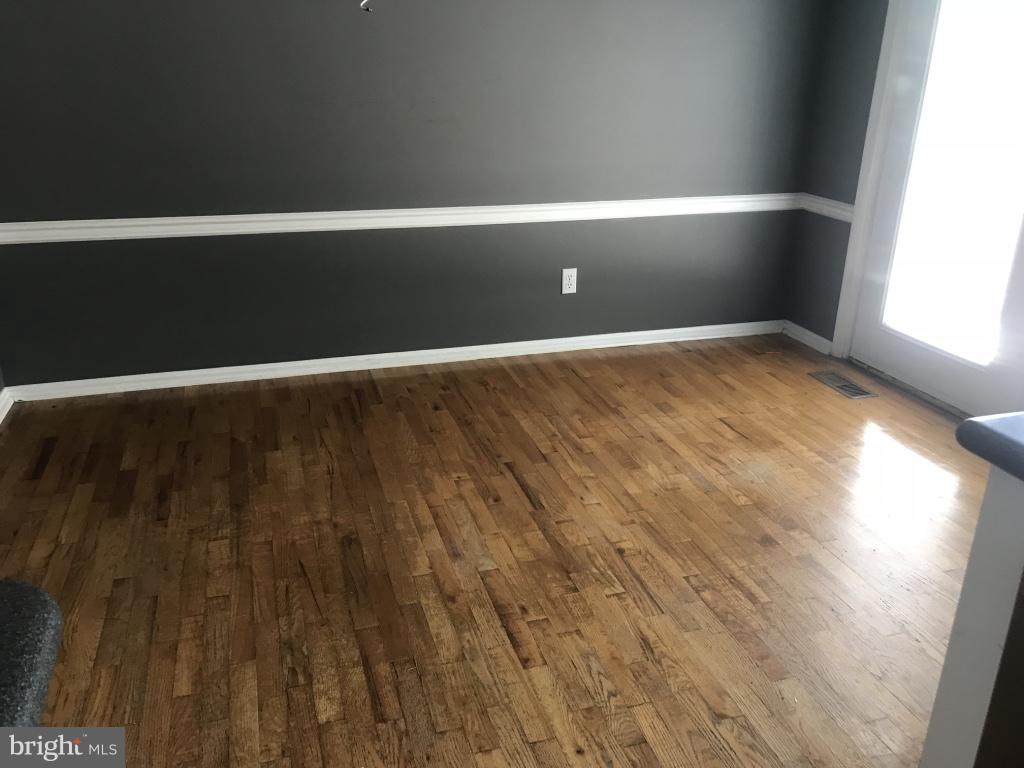 9 Leamington Road Fredericksburg, VA 22406 - Photo 9 of 12 a view of an empty room
