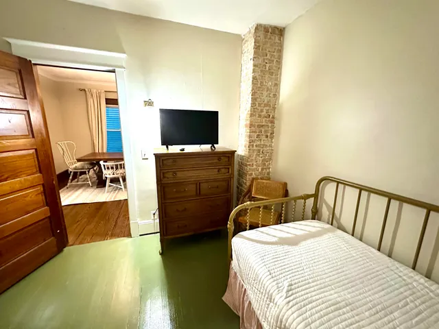 $2,800 | 613 Wayne Street, St. Joseph, MI 49085