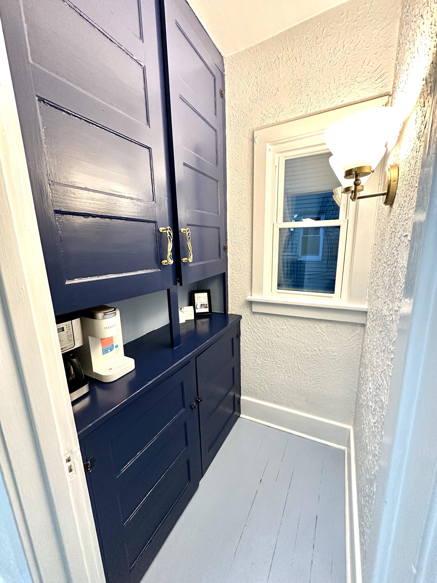 613 Wayne Street St. Joseph, MI 49085 - Photo 16 of 36 coffee bar