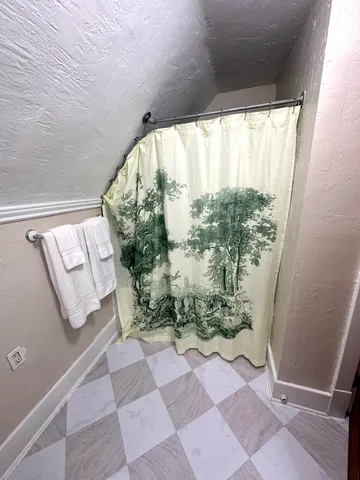 $2,800 | 613 Wayne Street, St. Joseph, MI 49085