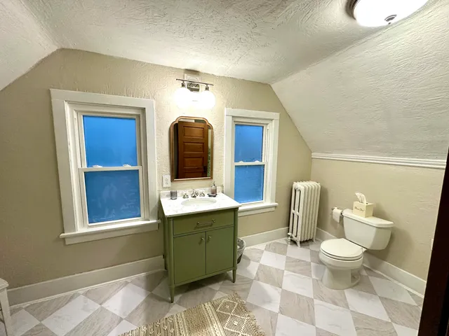 $2,800 | 613 Wayne Street, St. Joseph, MI 49085