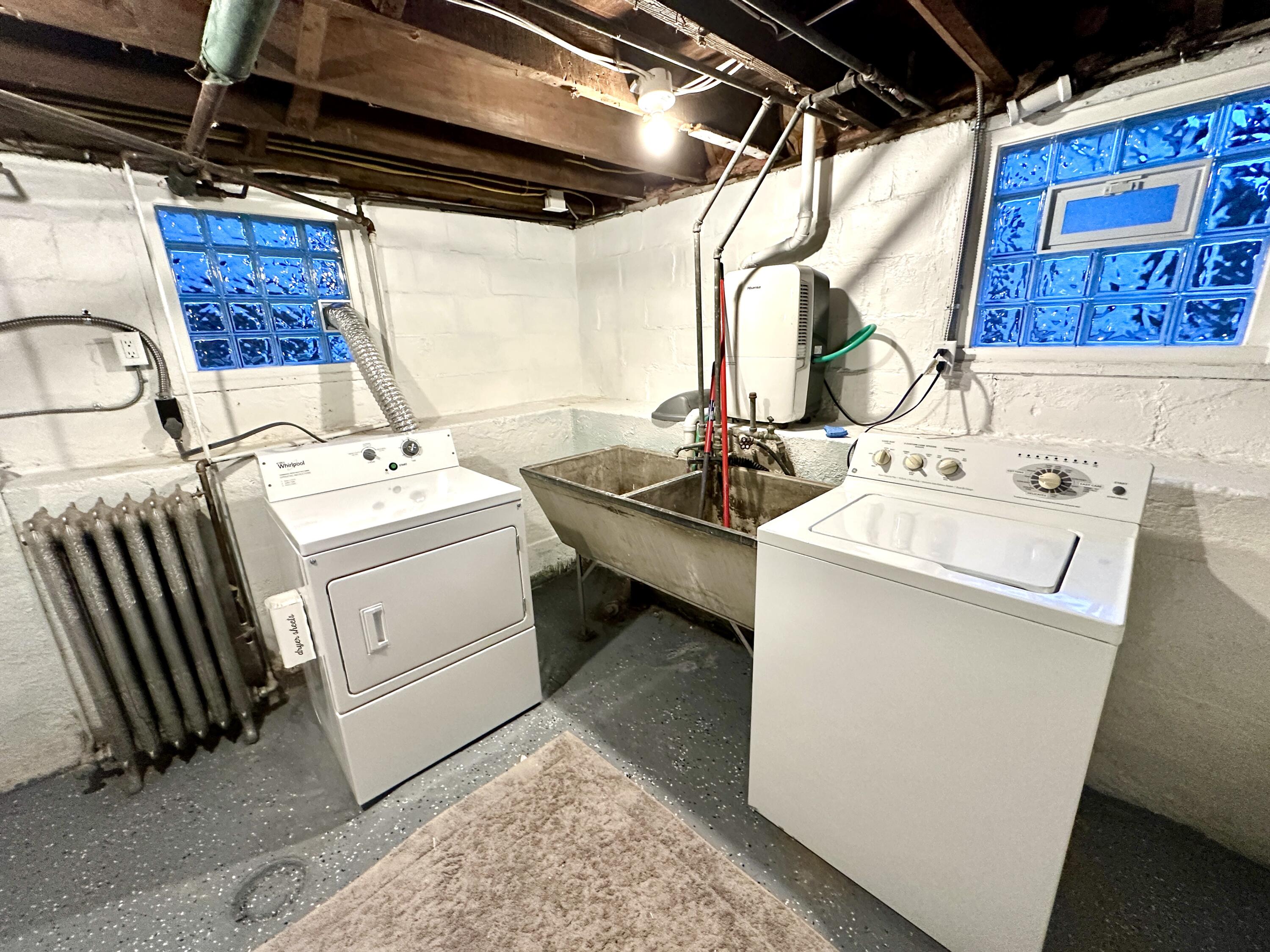 613 Wayne Street St. Joseph, MI 49085 - Photo 28 of 36 laundry room