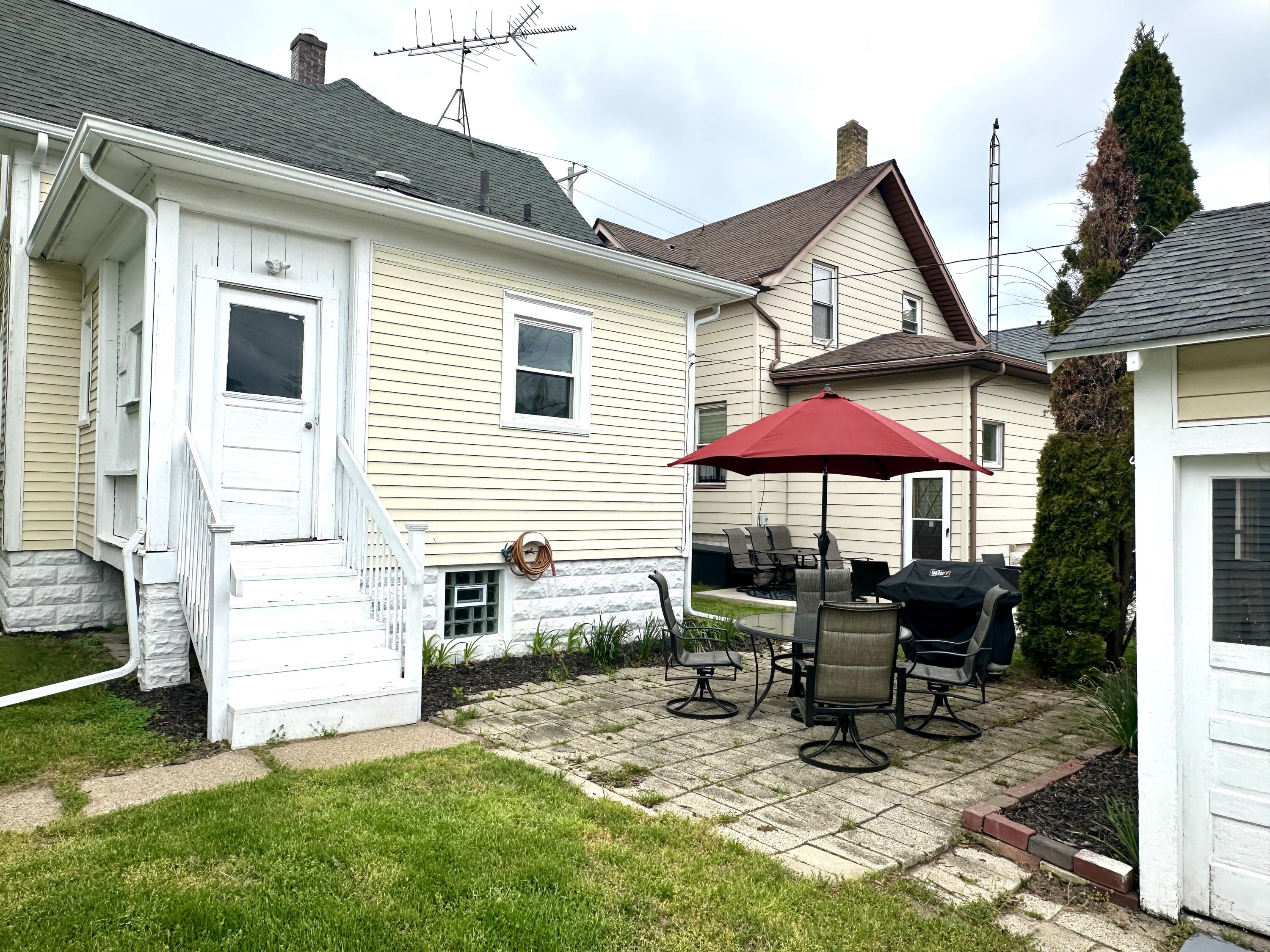 613 Wayne Street St. Joseph, MI 49085 - Photo 35 of 36 IMG_1682