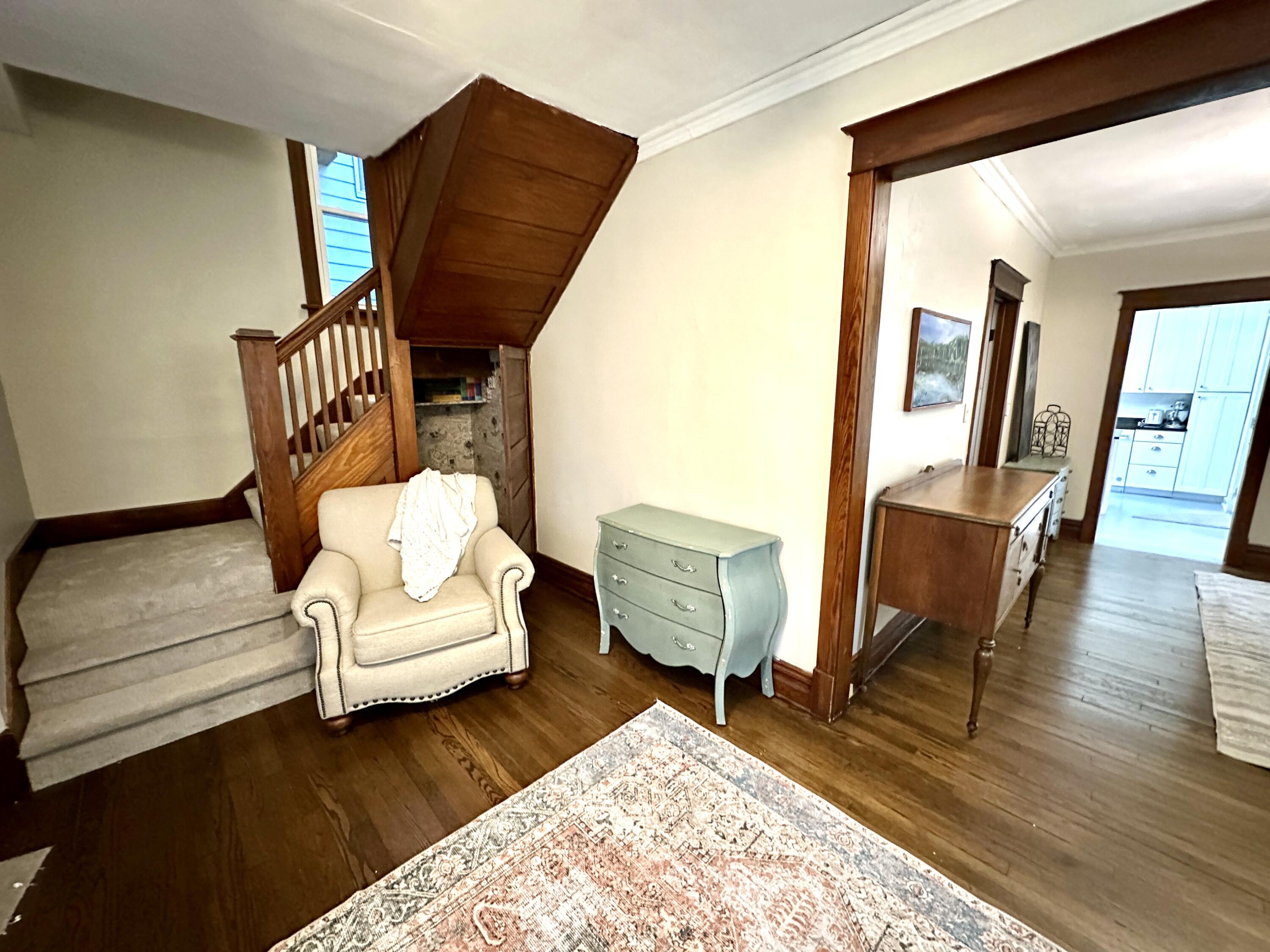 613 Wayne Street St. Joseph, MI 49085 - Photo 8 of 36 family room steps