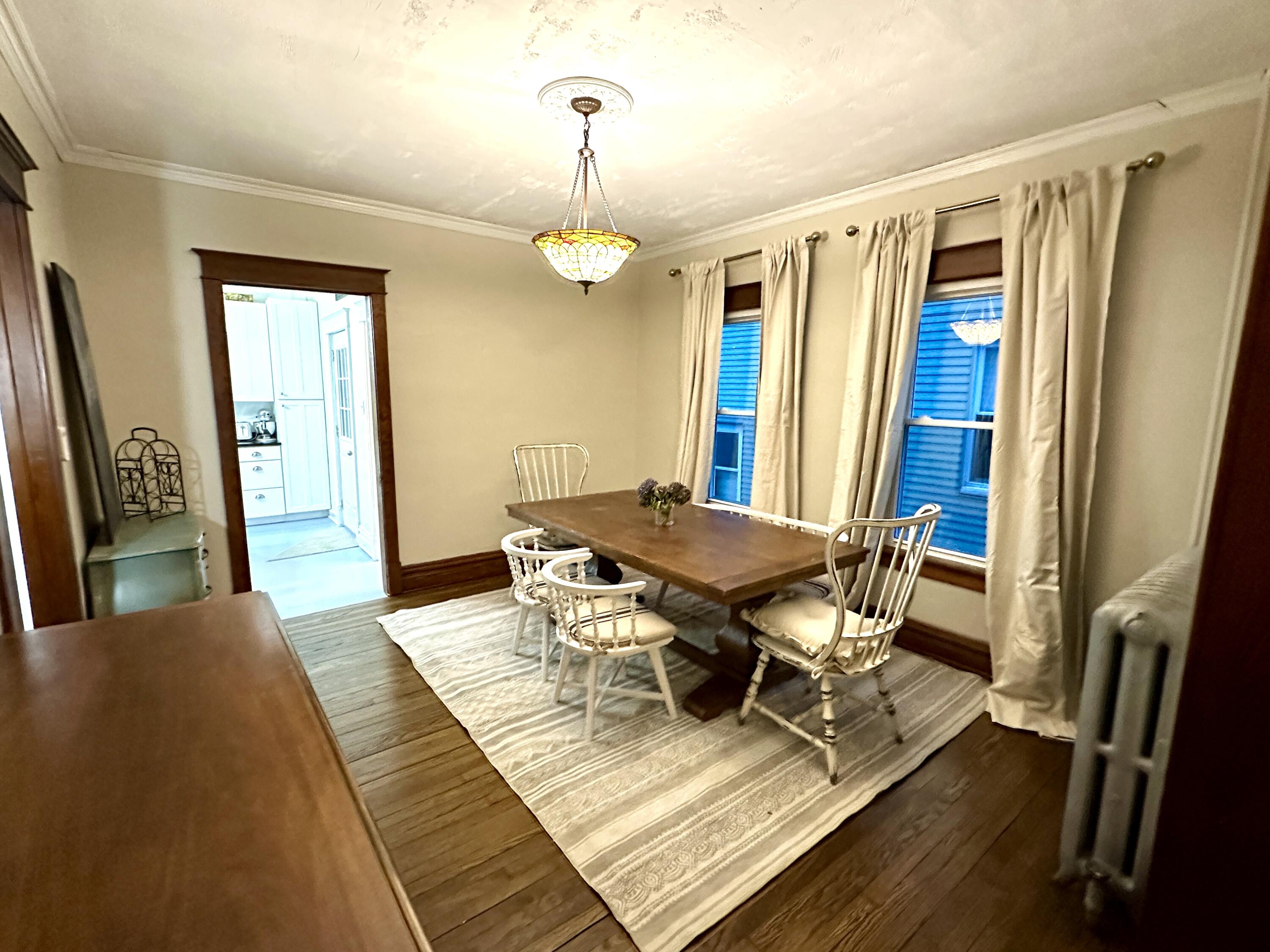 613 Wayne Street St. Joseph, MI 49085 - Photo 10 of 36 dining