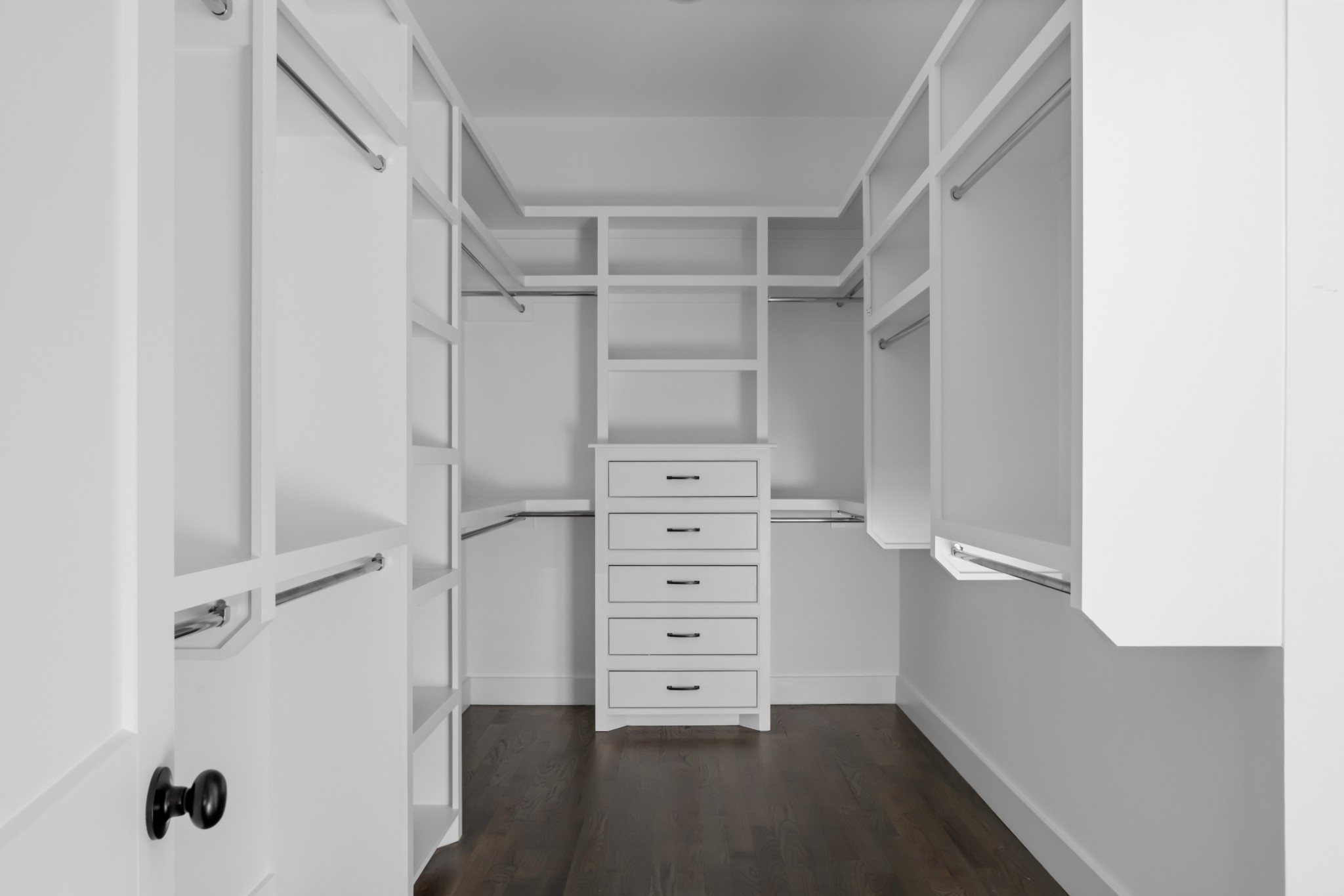 2 B Belle Forrest Avenue Nashville, TN 37206 - Photo 30 of 53 a view of walk in closet