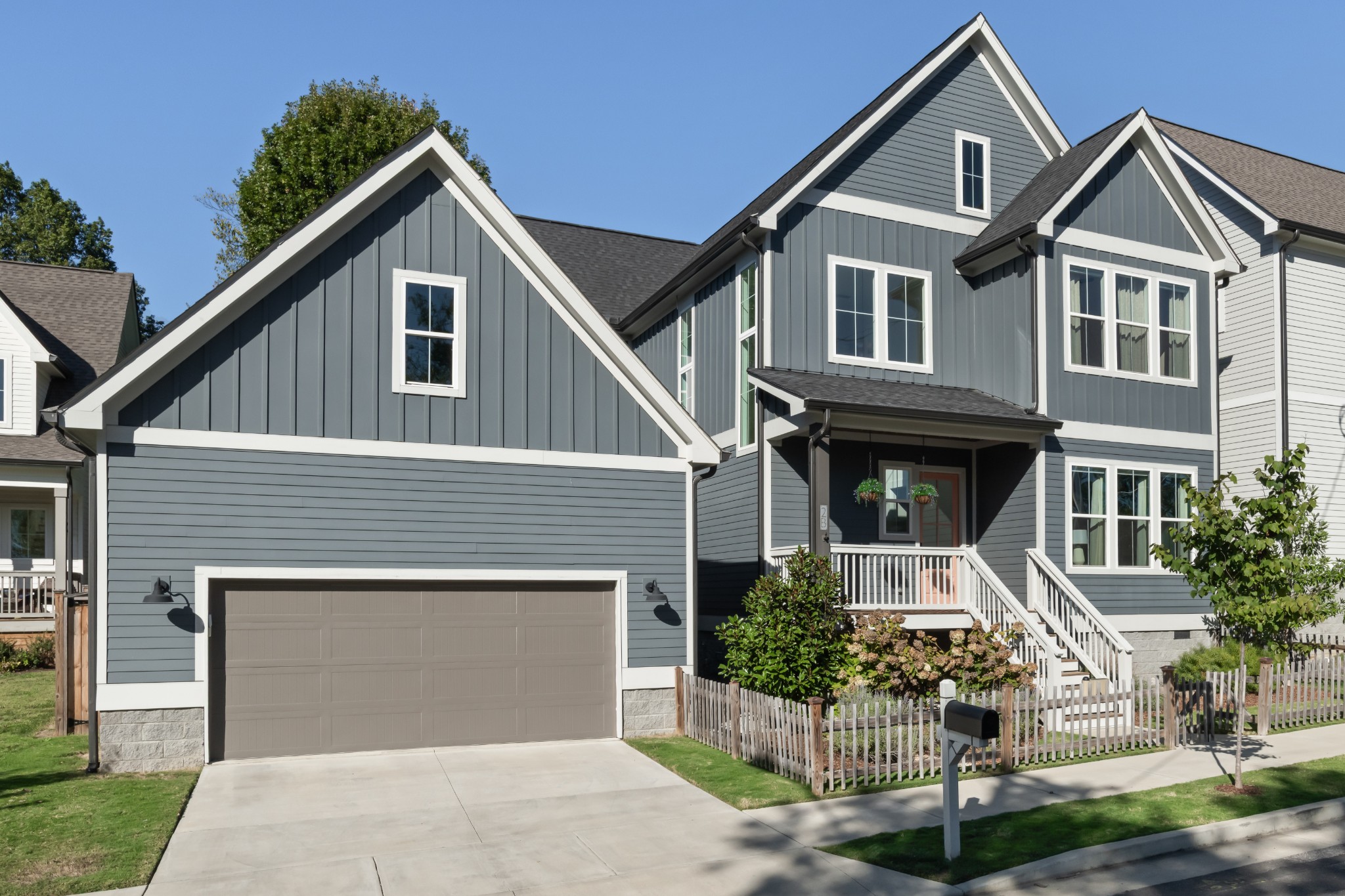 2 B Belle Forrest Avenue Nashville, TN 37206 - Photo 53 of 53 a front view of a house with garden