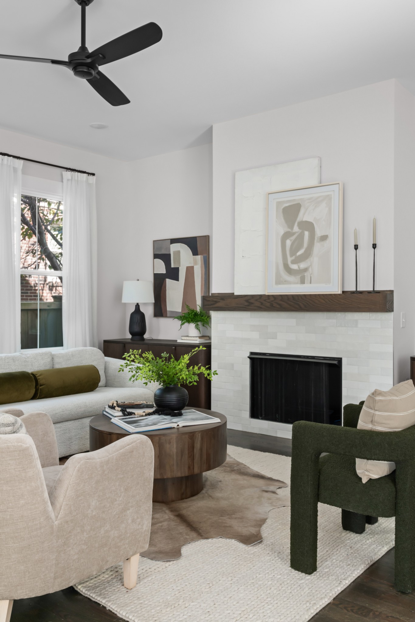 2 B Belle Forrest Avenue Nashville, TN 37206 - Photo 8 of 53 a living room with furniture and a fireplace