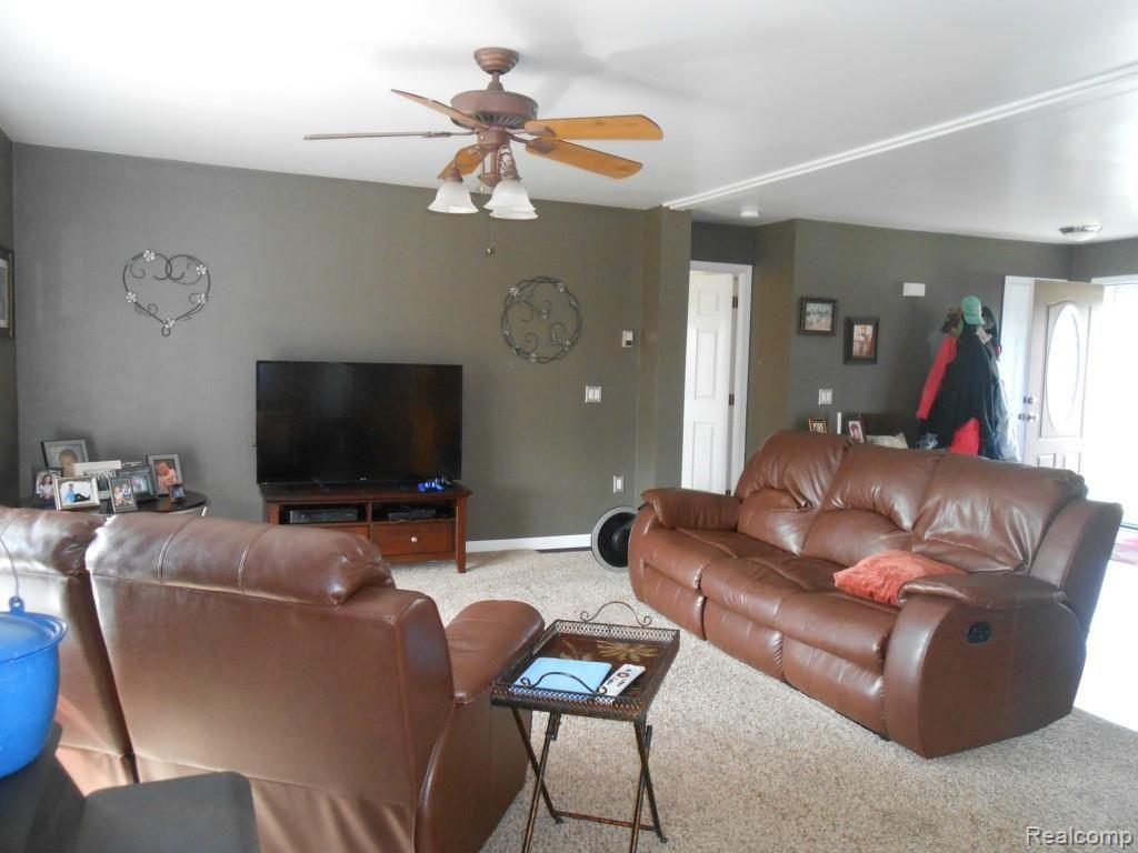 4762 Granger Road Oxford, MI 48371 - Photo 4 of 37 DSCN3212.jpg