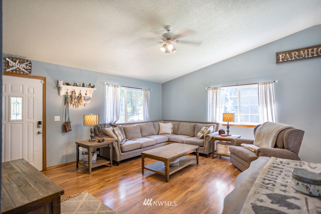 580 West Maple Rock Road Matlock, WA 98560 - Photo 4 of 40 Gallery Image 4