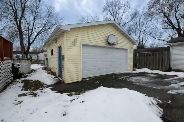 $229,900 | 1235 East Sylvan Avenue, Appleton, WI 54915