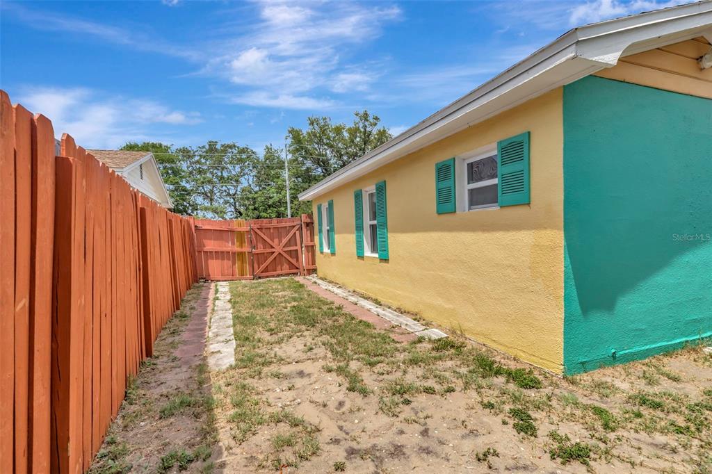 1223 Union Street Clearwater, FL 33755 - Photo 34 of 46