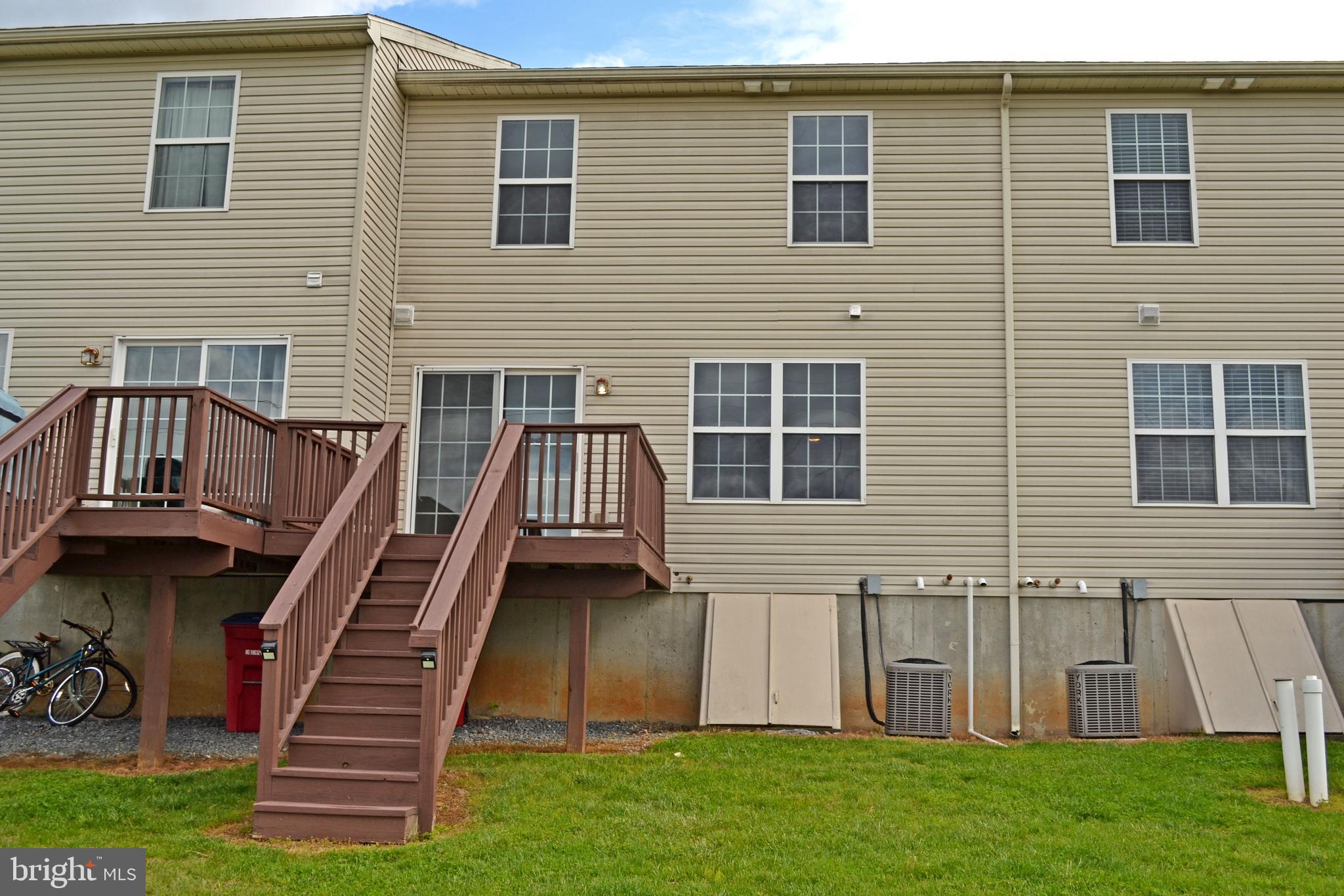 309 Caramist Circle Sinking Spring, PA 19608 - Photo 6 of 12 Gallery Image 6