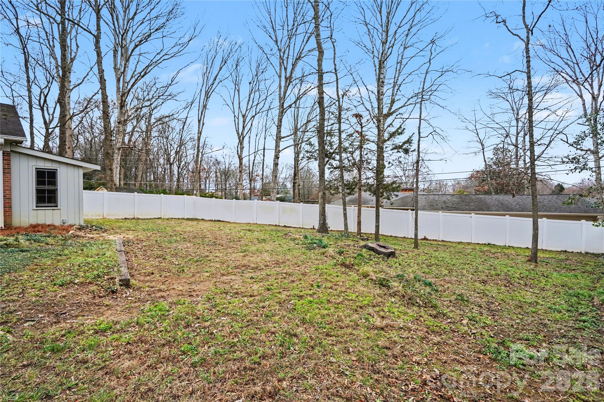 819 Ashmeade Road Charlotte, NC 28211 - Photo 38 of 42 a backyard of a house