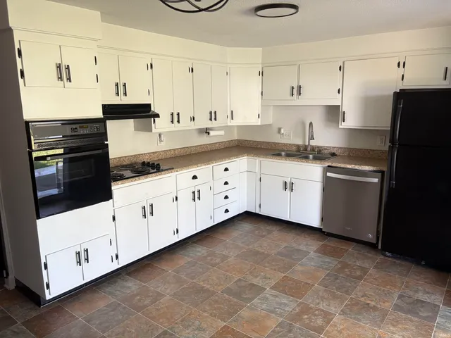 $169,900 | 106 North 20th Street, Vincennes, IN 47591