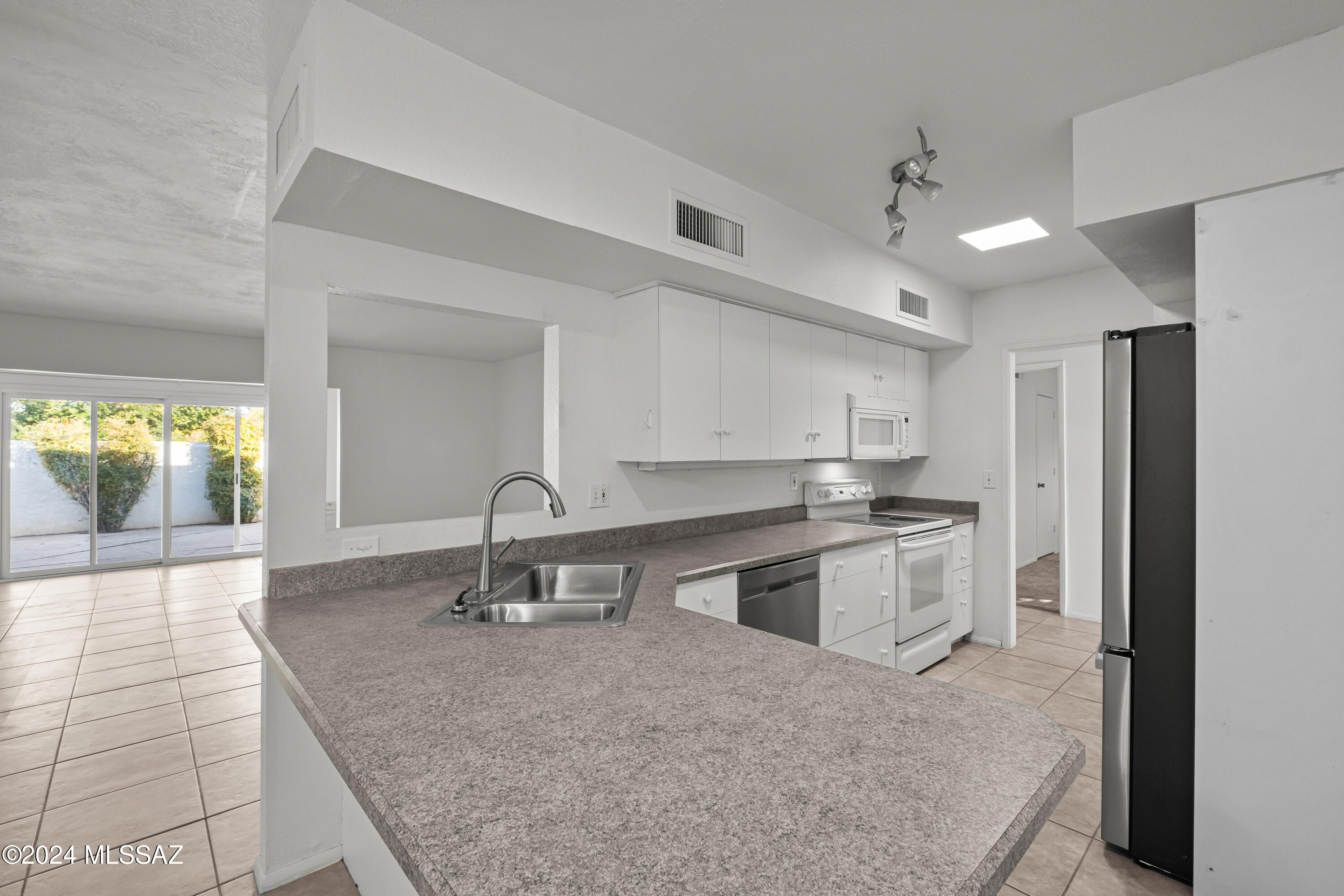 4872 East Fort Lowell Road Tucson, AZ 85712 - Photo 11 of 43 Gallery Image 11