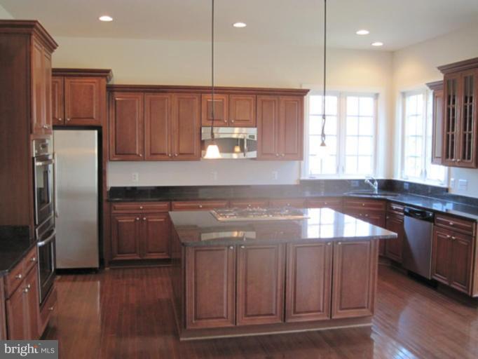 6191 Cobbs Road Alexandria, VA 22310 - Photo 20 of 26 Kitchen