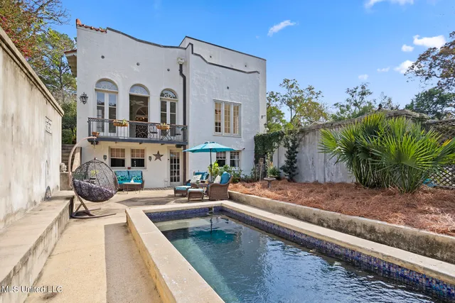 $698,900 | 923 Pinehurst Street, Jackson, MS 39202