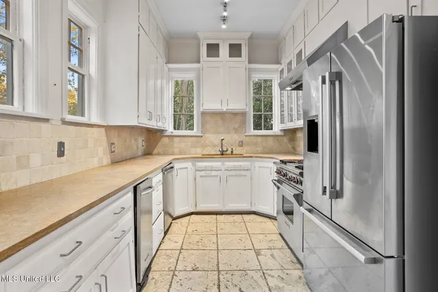 $698,900 | 923 Pinehurst Street, Jackson, MS 39202