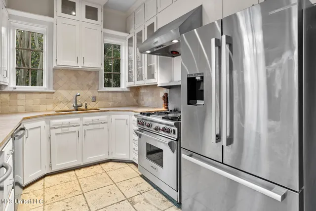 $698,900 | 923 Pinehurst Street, Jackson, MS 39202