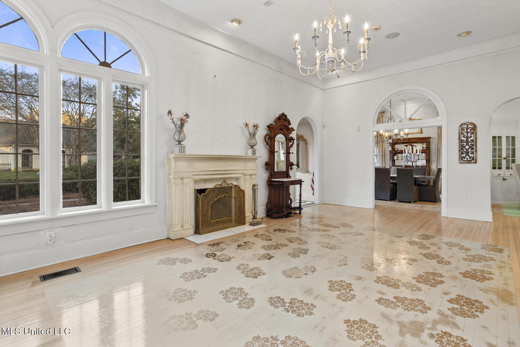 923 Pinehurst Street Jackson, MS 39202 - Photo 3 of 40 923 Pinehurst-5