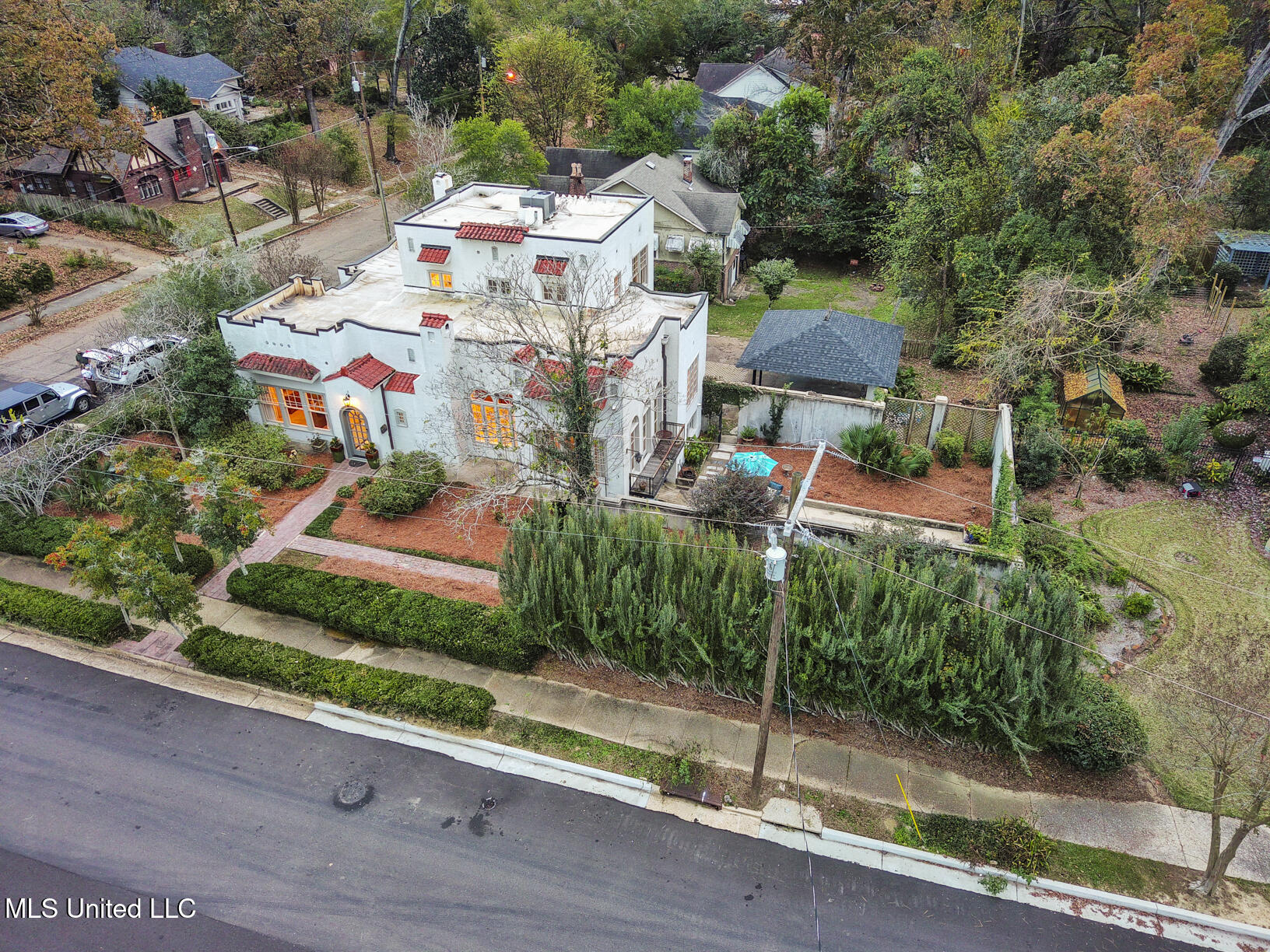 923 Pinehurst Street Jackson, MS 39202 - Photo 37 of 40 923 pinehurst st drone-3