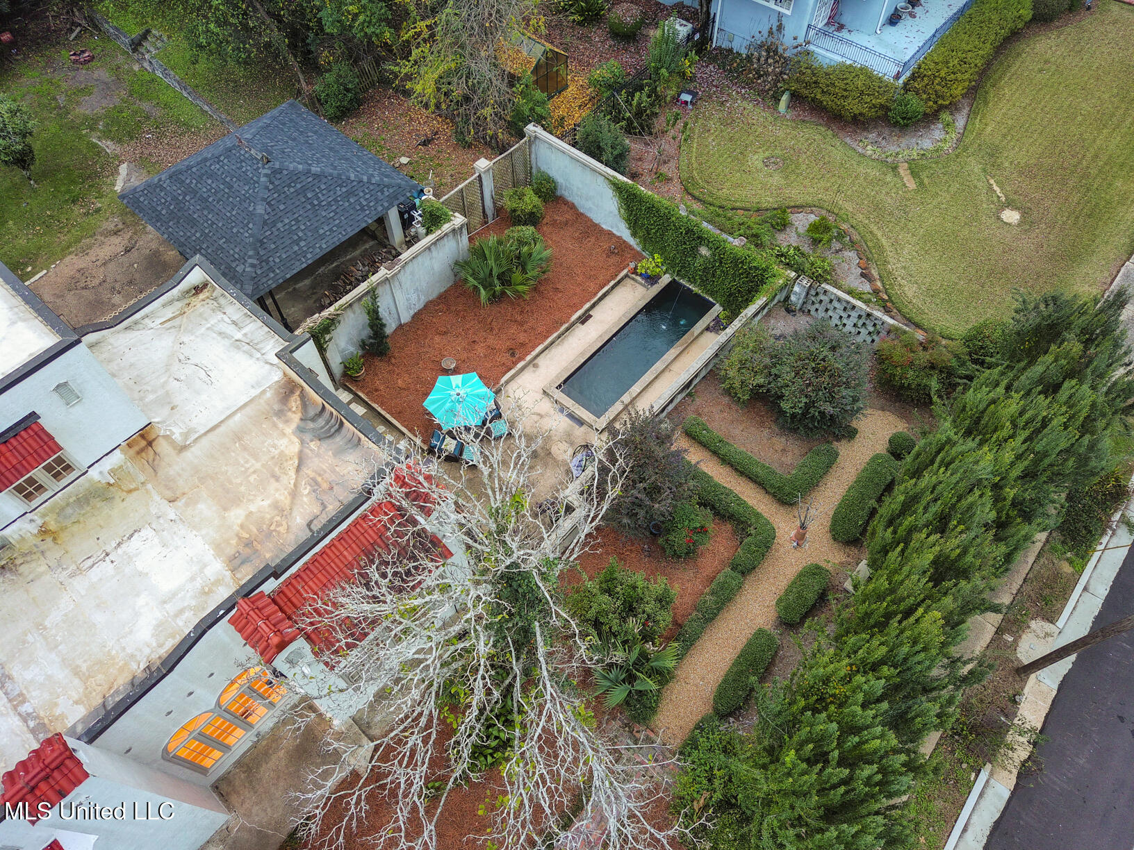 923 Pinehurst Street Jackson, MS 39202 - Photo 39 of 40 923 pinehurst st drone-5
