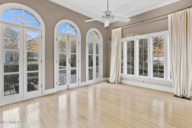 $698,900 | 923 Pinehurst Street, Jackson, MS 39202