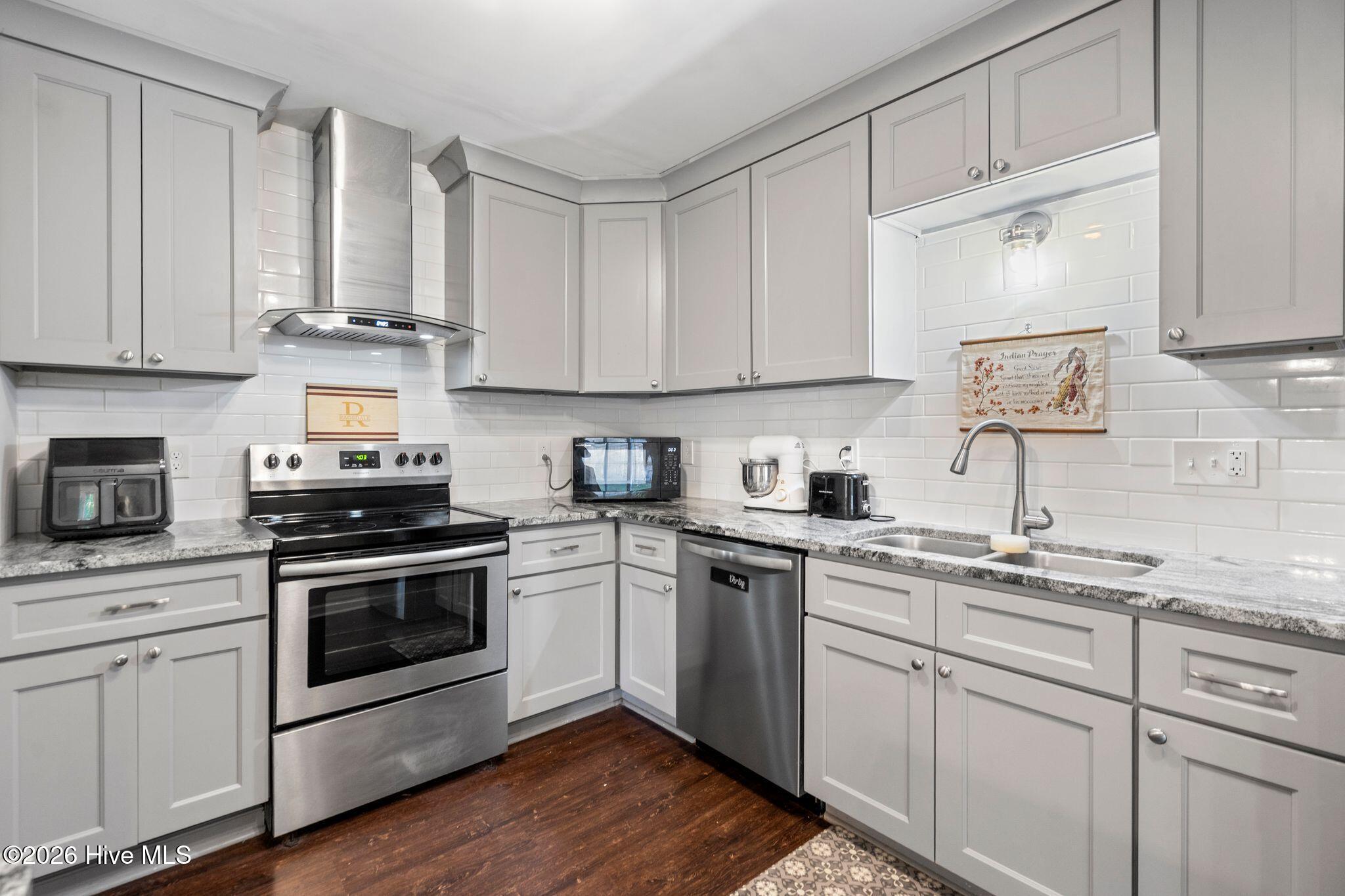 405 Dennis Road Jacksonville, NC 28546 - Photo 20 of 49 Gallery Image 20