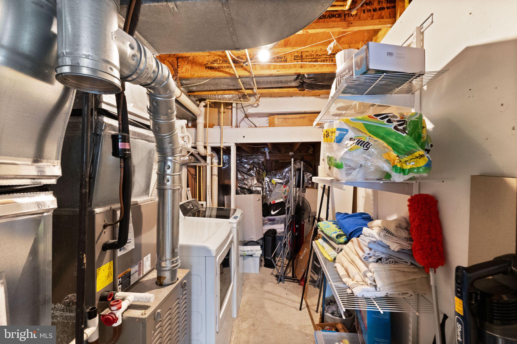 12001 Edgemere Circle Reston, VA 20190 - Photo 36 of 45