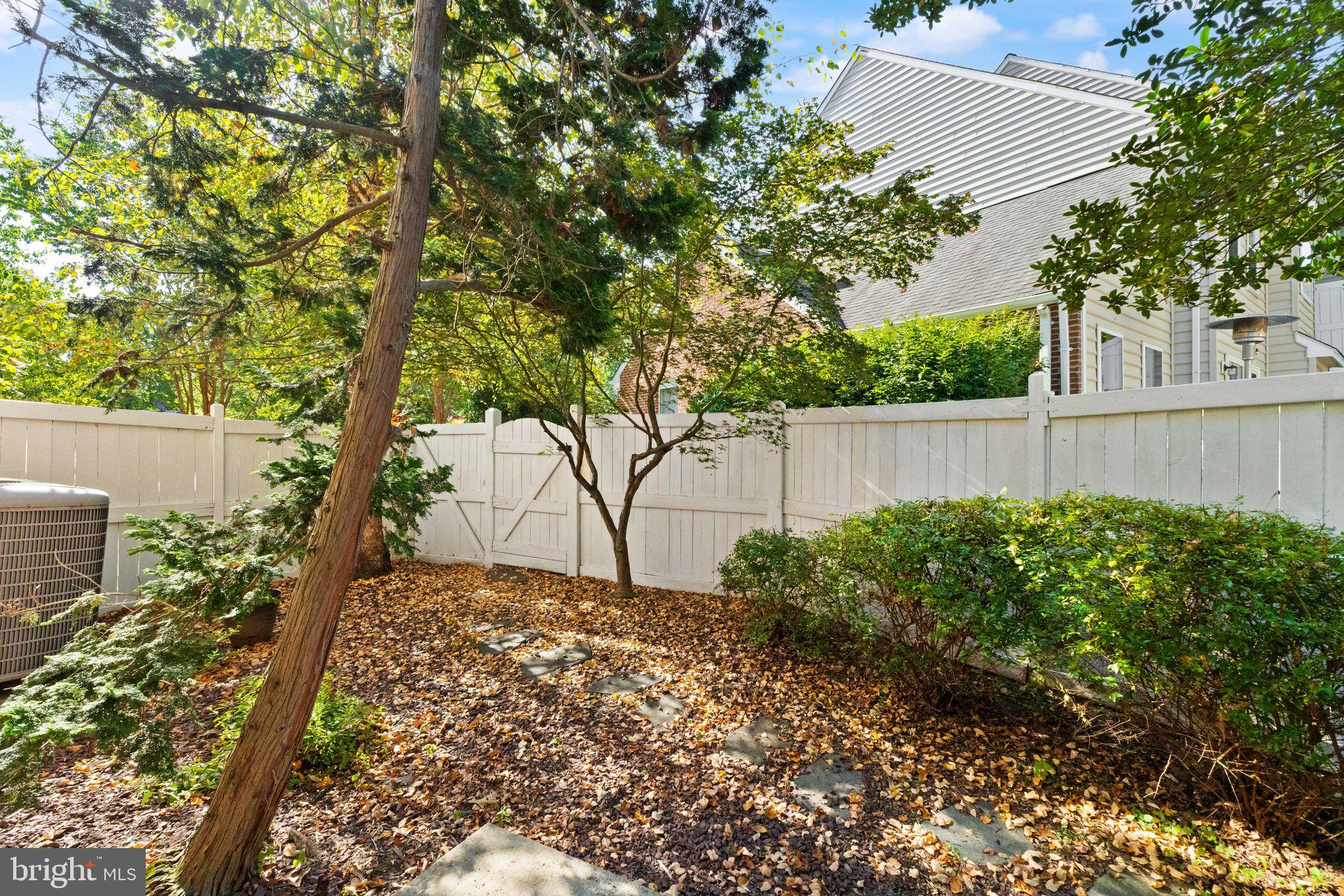 12001 Edgemere Circle Reston, VA 20190 - Photo 41 of 45