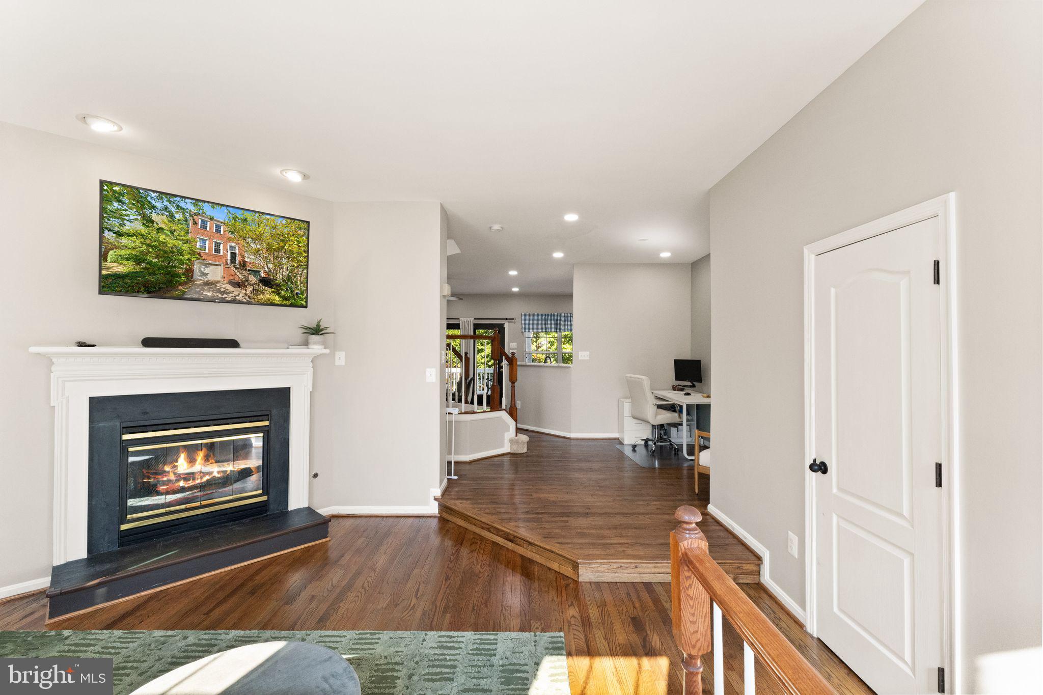 12001 Edgemere Circle Reston, VA 20190 - Photo 5 of 45