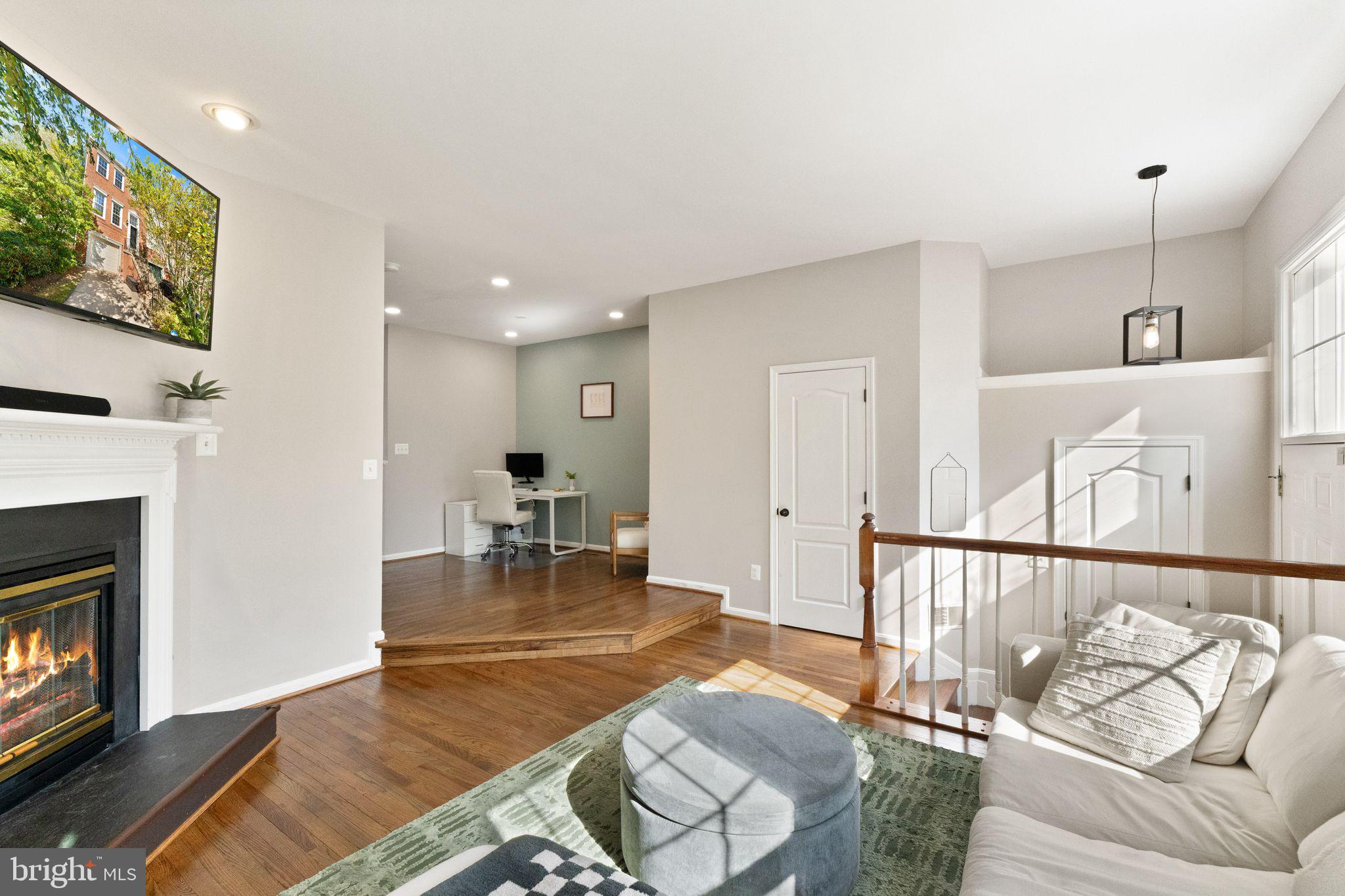 12001 Edgemere Circle Reston, VA 20190 - Photo 6 of 45