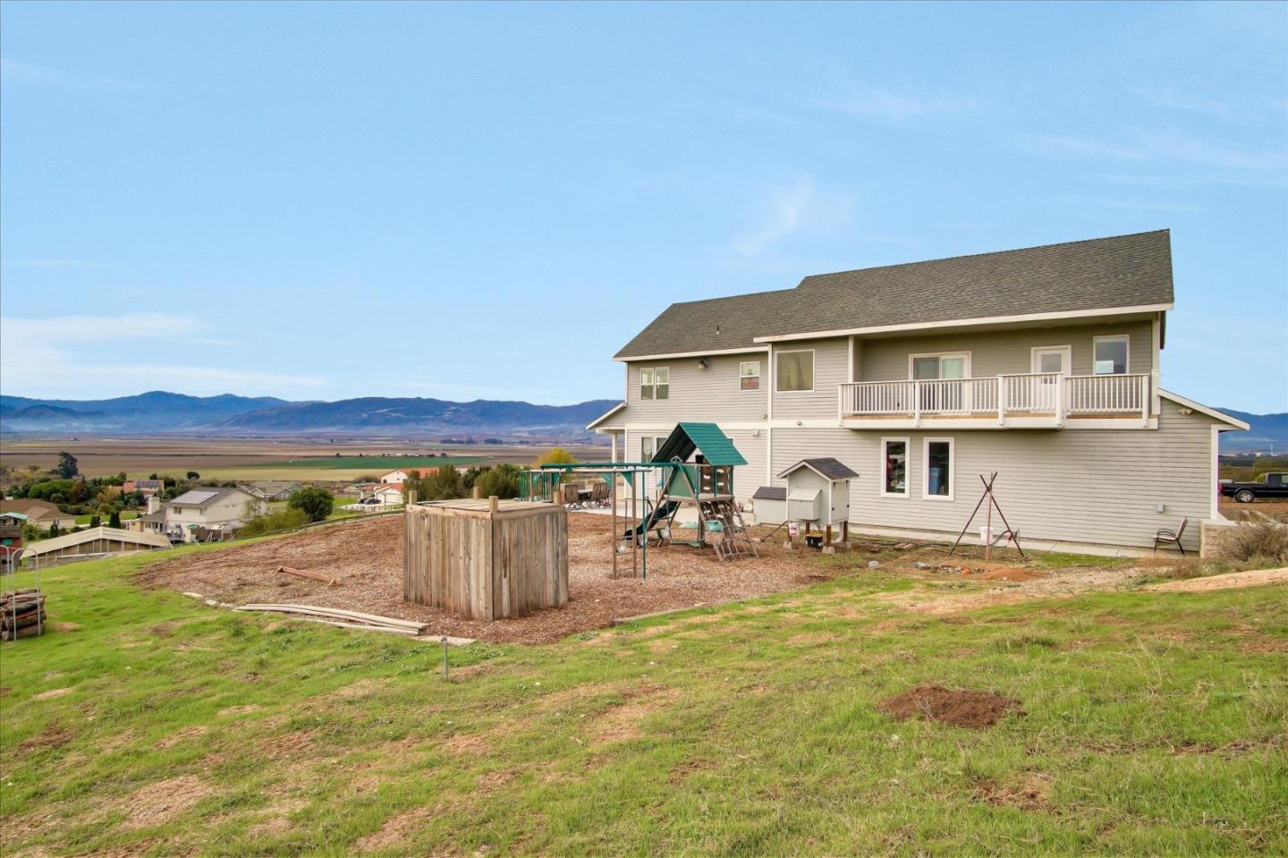 35635 Eagle Ridge Soledad, CA 93960 - Photo 11 of 50 a view of a house with patio and garden