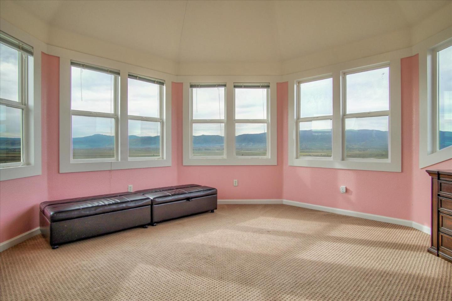 35635 Eagle Ridge Soledad, CA 93960 - Photo 27 of 50 a living room with furniture and windows