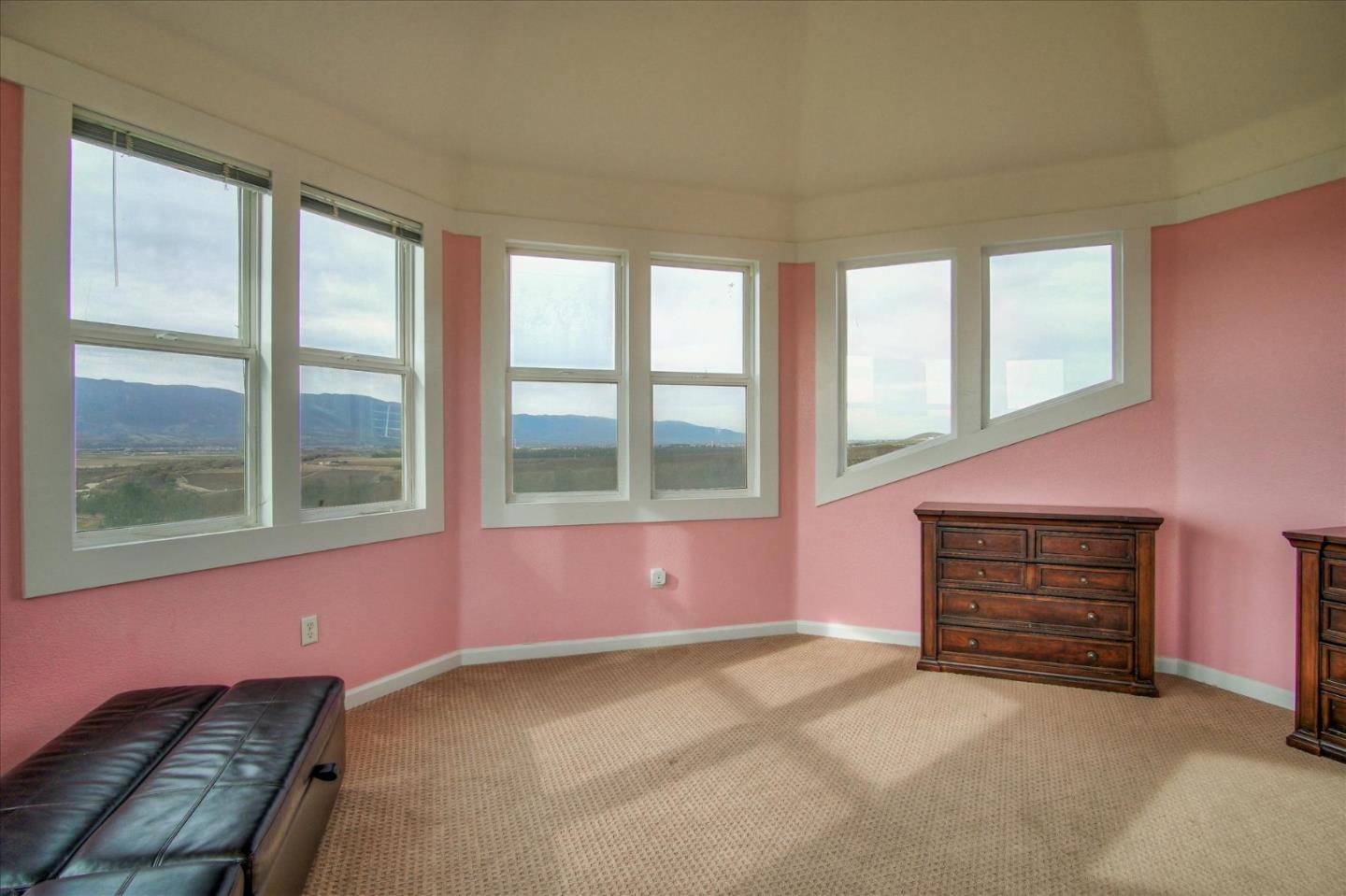 35635 Eagle Ridge Soledad, CA 93960 - Photo 28 of 50 a room with furniture and a window