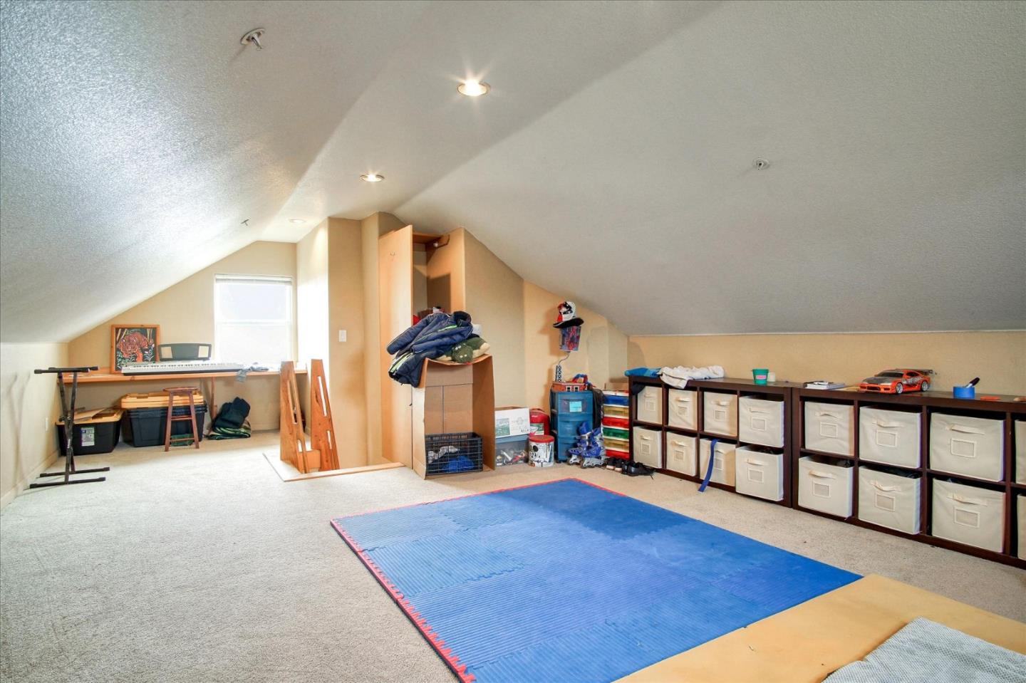 35635 Eagle Ridge Soledad, CA 93960 - Photo 38 of 50 a view of a livingroom with furniture and an empty room