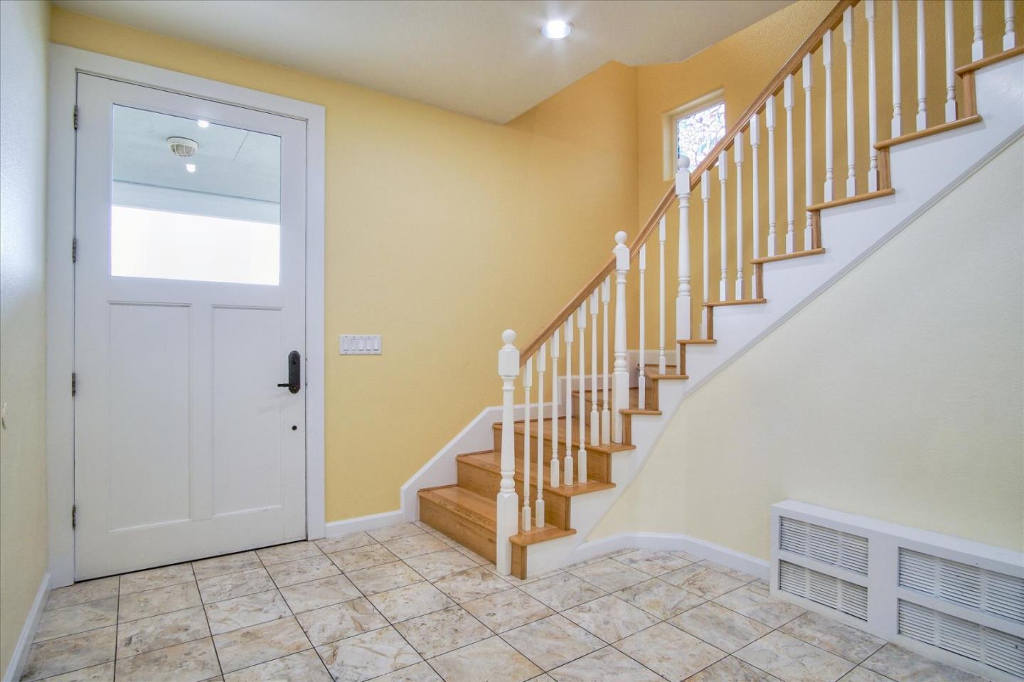 35635 Eagle Ridge Soledad, CA 93960 - Photo 41 of 50 a view of entryway