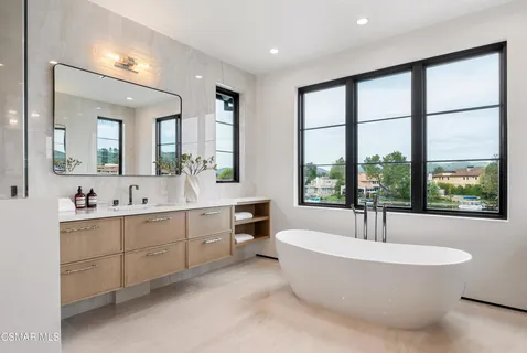 $8,000,000 | 3708 Brigantine Circle, Westlake Village, CA 91361